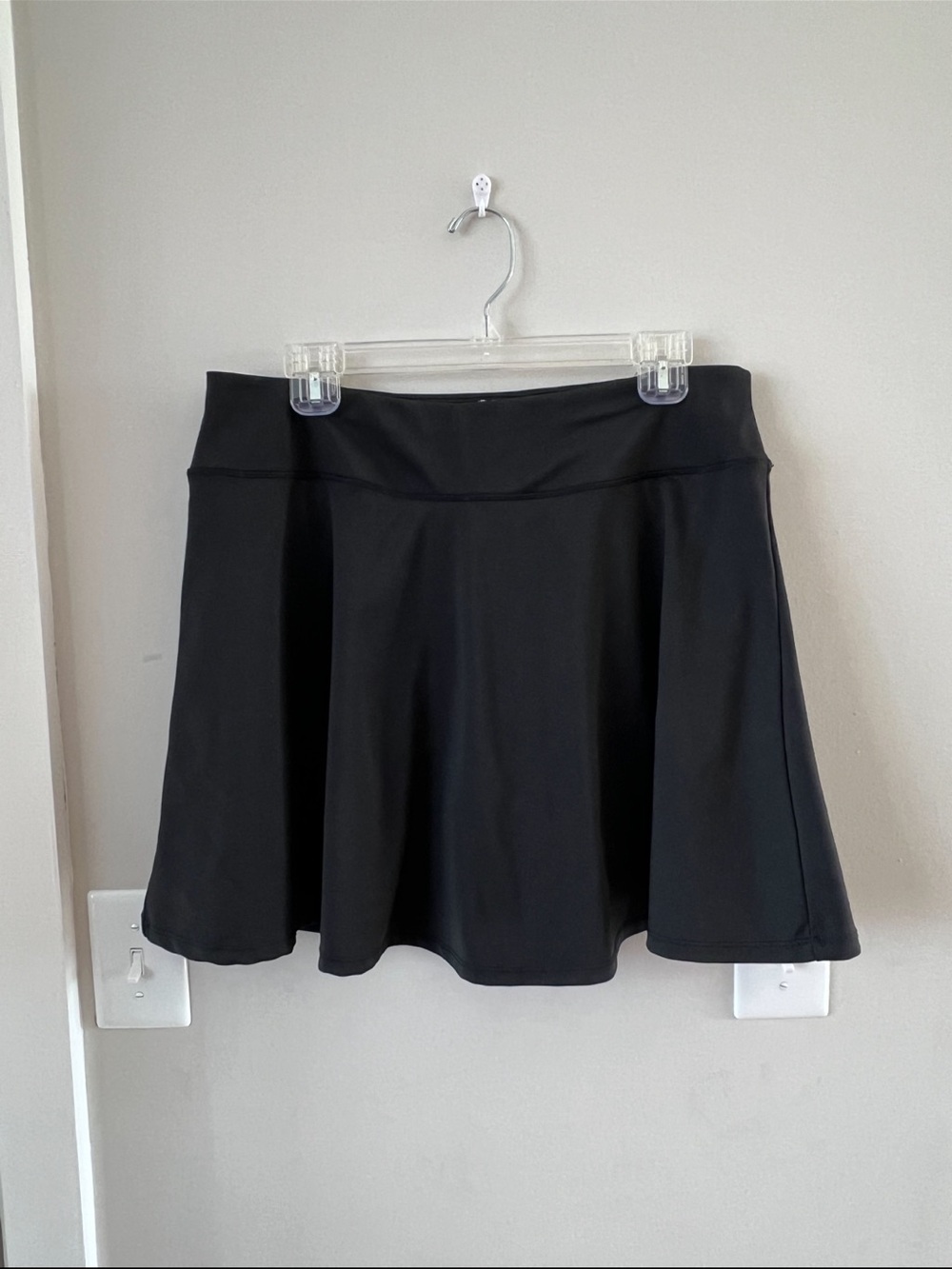3/$15 Daisy Fuentes Solid Black atheleisure Skirt